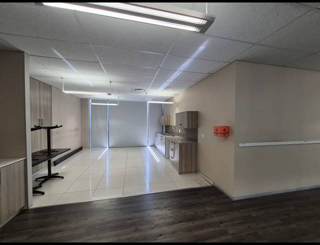 978M² OFFICE TO LET IN SANDTON CENTRAL
